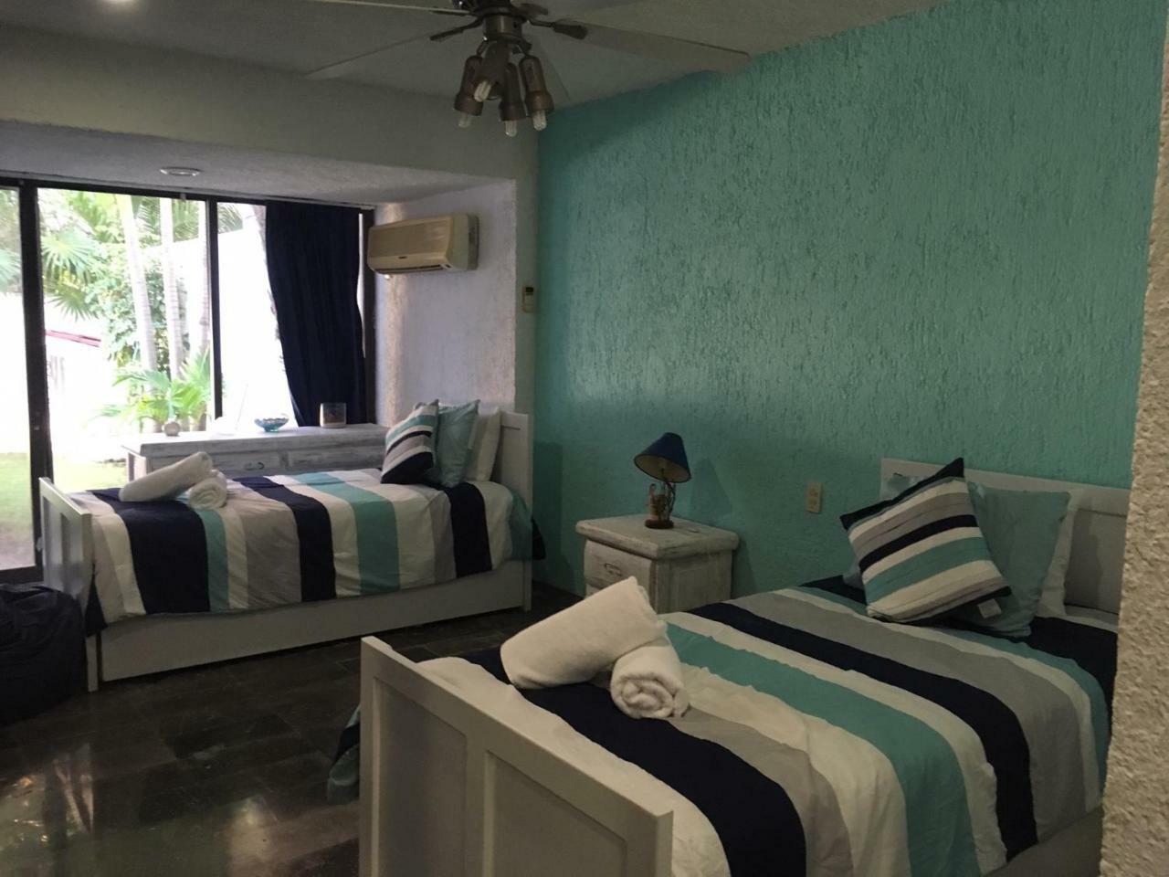 Large House - Walking To - 10 Guests! Appartement Cancún
